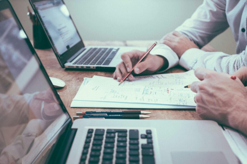 Common Accounting Mistakes That Hold Back Local Entrepreneurs in Quebec